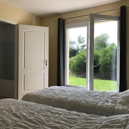 In Countryside With Private Garden 度假居