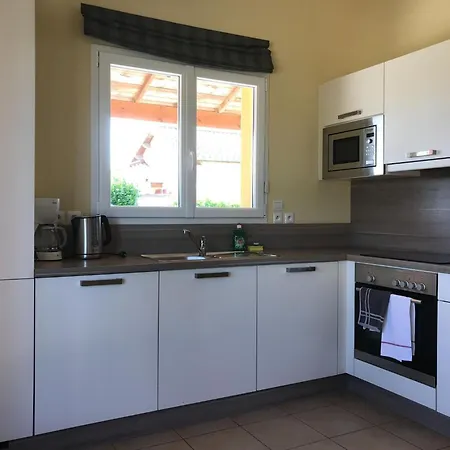 In Countryside With Private Garden 度假居 Les Forges (Deux-Sevres)