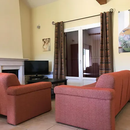 度假居 In Countryside With Private Garden *