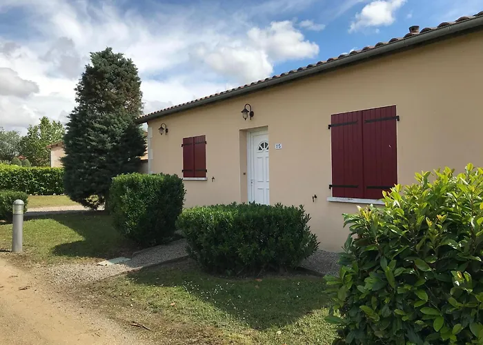 Сasa de vacaciones In Countryside With Private Garden *