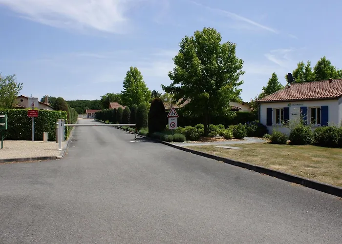 Сasa de vacaciones In Countryside With Private Garden *